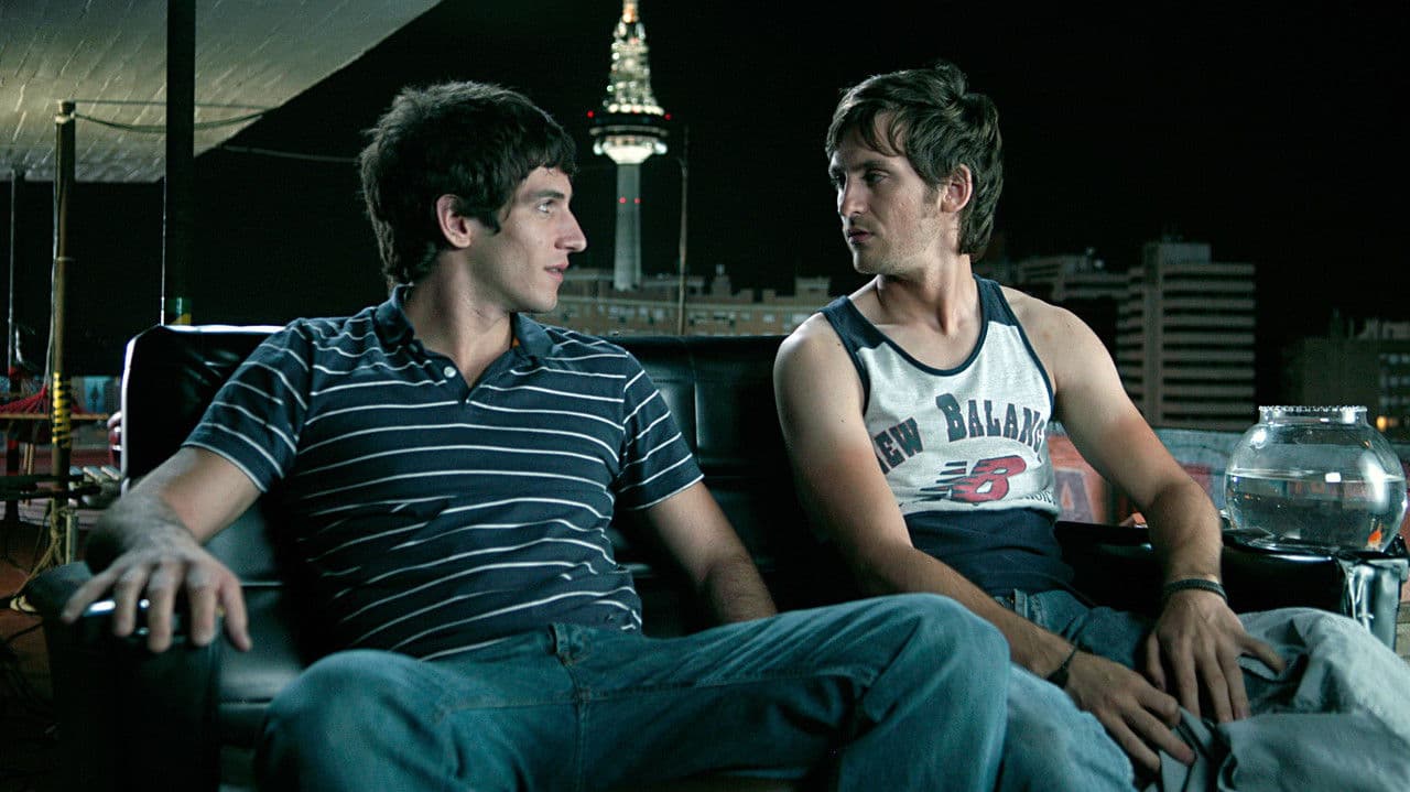 Koyu Laci Siyaha Yakın