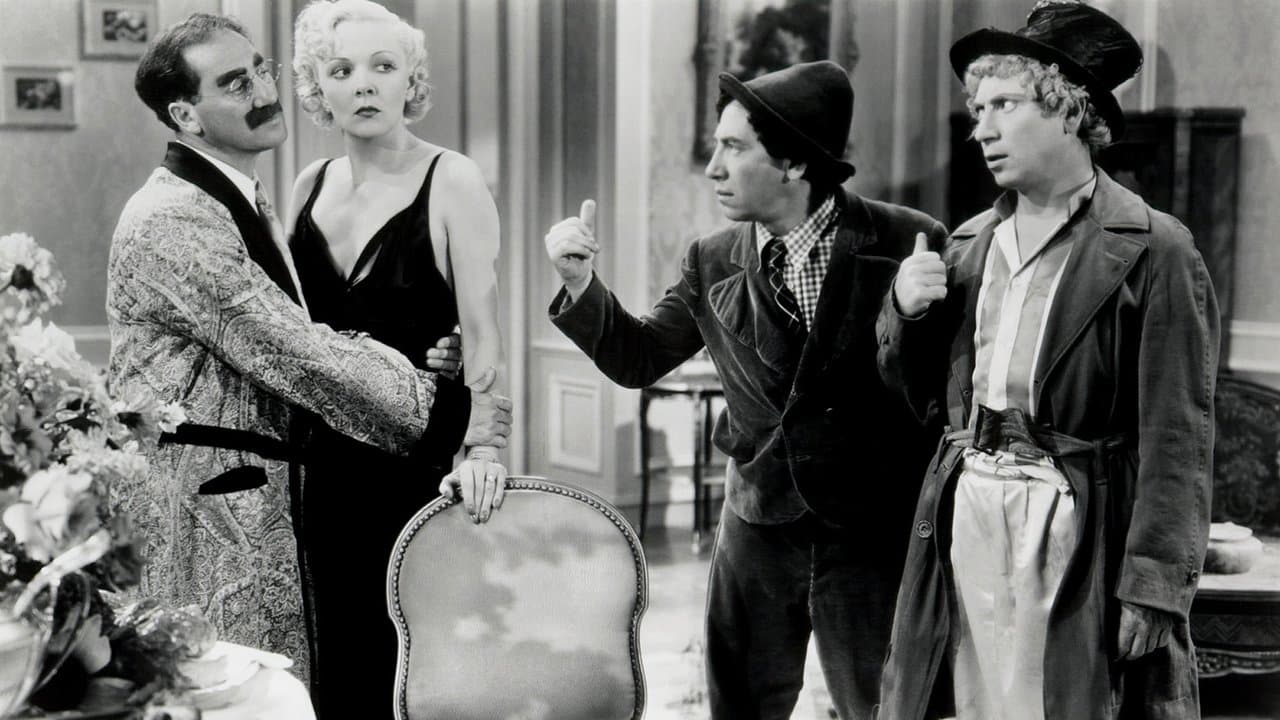 Üç Ahbap Çavuşlar At Yarışlarında Eğleniyor