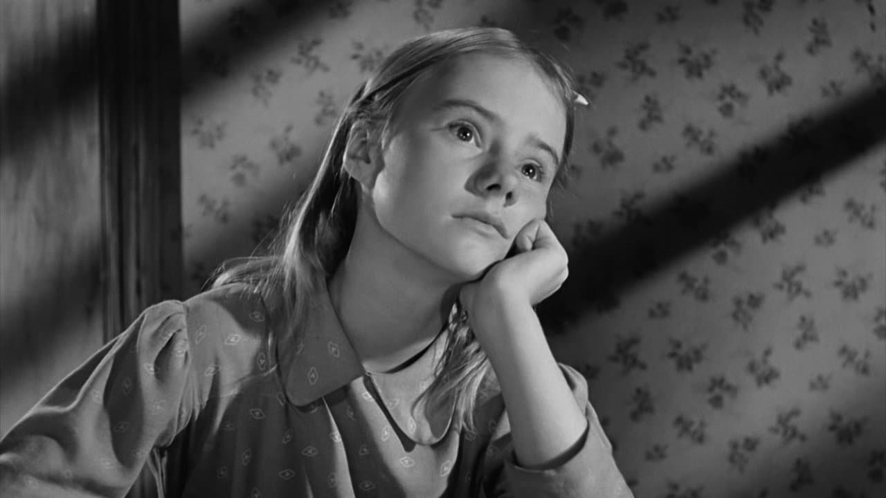 Bir Genç Kız Yetişiyor