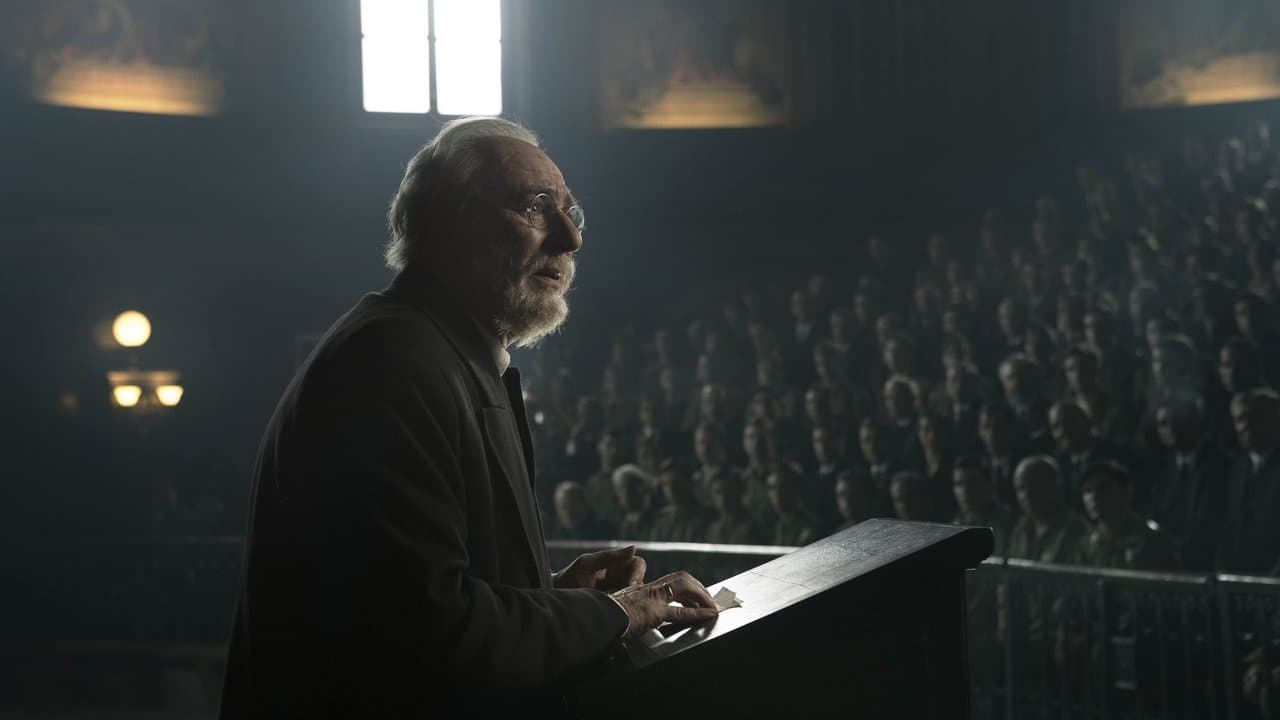 Savaşın Gölgesinde